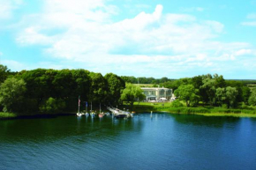 Отель Hotel Bollmannsruh am Beetzsee  Певезин